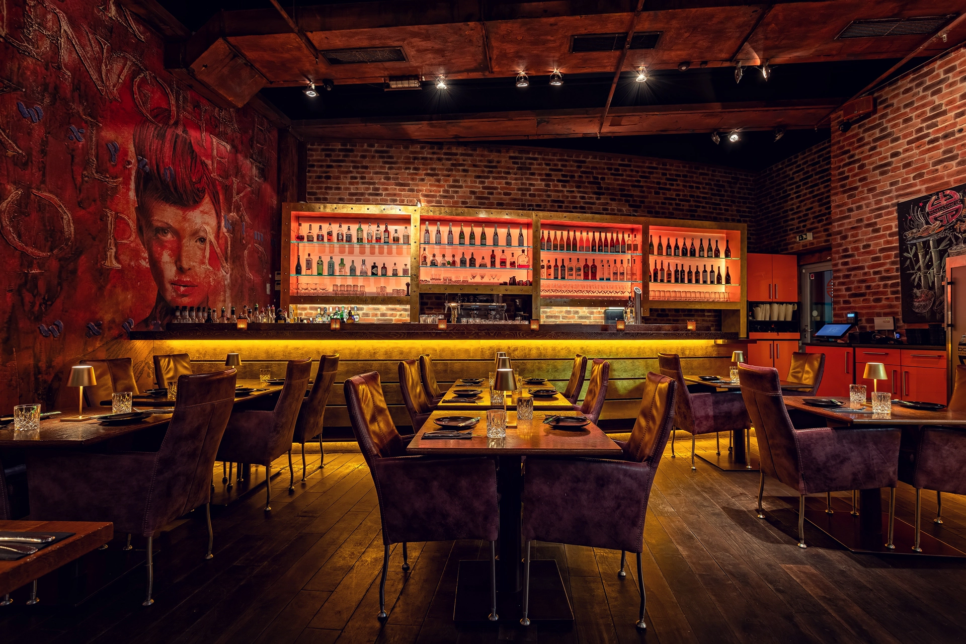 Media Harbour bar and dining room